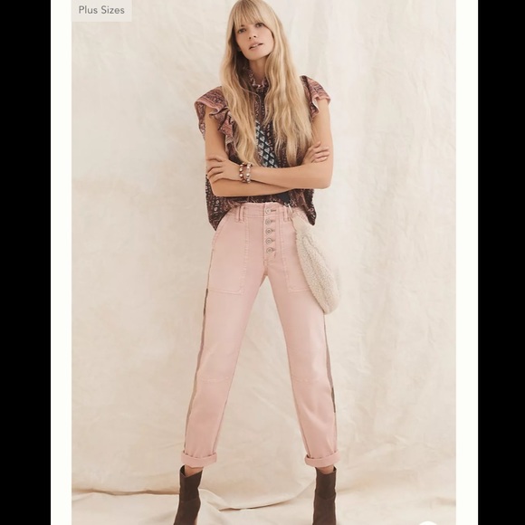 Caricia Ruffled Blouse - Picture 11 of 11